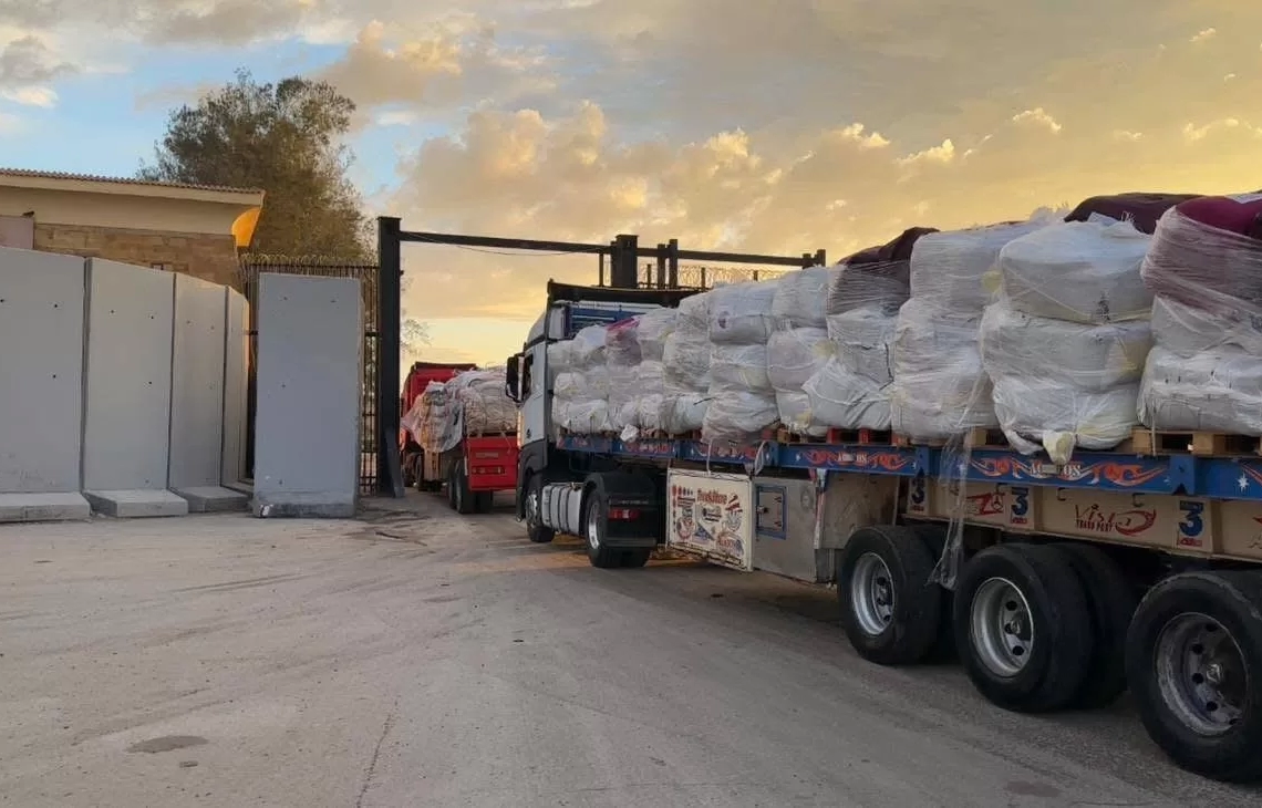 الهلال الأحمر يمد غزة بخيام وبطاطين وملابس شتوية عبر «زاد العزة» الـ94 19 - جريدة المساء