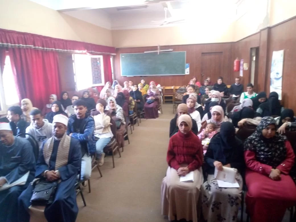 "اتحقق قبل ما تصدق".. ندوة بمجمع إعلام قنا حول دور المؤسسات الدينية في مواجهة الشائعات 35 - جريدة المساء