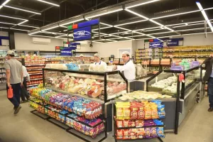 وزير التموين ومحافظ الجيزة ورئيس "الإنتاج الإعلامي" يفتتحون الفرع الرابع لمنافذ «كاري أون» بالمدينة 34 - جريدة المساء