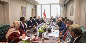 وزير الصحة ووفد مجموعتي «Curagita» و«ACH» ناقشوا سبل التعاون المشترك في مشروع مدينة النيل الطبية 1 - جريدة المساء