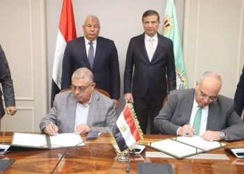 وزير الزراعة ومحافظ الوادي الجديد يشهدان توقيع بروتوكول بين "بحوث الصحراء" و"المحافظة" لحماية من الحرير من زحف الرمال 19 - جريدة المساء