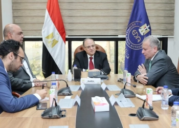 رئيس هيئة الدواء وممثلي شركة «داف»  لمتابعة مشروعات التتبع الدوائي والتحول الرقمي 27 - جريدة المساء