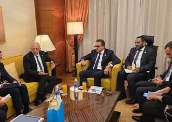 د.خالد عبدالغفار التقي وزيري الصحة التونسي والموريتانى لبحث تعزيز التعاون 21 - جريدة المساء