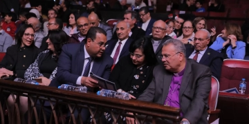 رئيس الطائفة الإنجيلية يشهد العرض المسرحي «الميلاد 1 - جريدة المساء