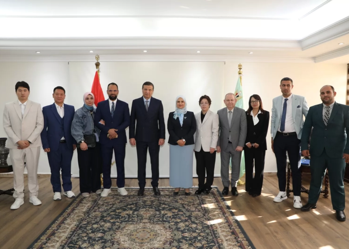 وزير الزراعة يبحث مع وفد صيني مستجدات إنشاء مصنع متطور للمبيدات 19 - جريدة المساء