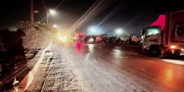 تريلا تدهس ٥ أشخاص في نجع حمادي.. وفاة طفل ووالده وإصابة 3 آخرين 1 - جريدة المساء