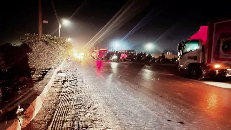 تريلا تدهس ٥ أشخاص في نجع حمادي.. وفاة طفل ووالده وإصابة 3 آخرين 19 - جريدة المساء