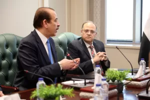 تنفيذا لتوجيهات الرئيس عبد الفتاح السيسي..وزير الصحة بحث مع قيادات الوزارة دعم وتمكين توطين الصناعات الدوائية في مصر 19 - جريدة المساء