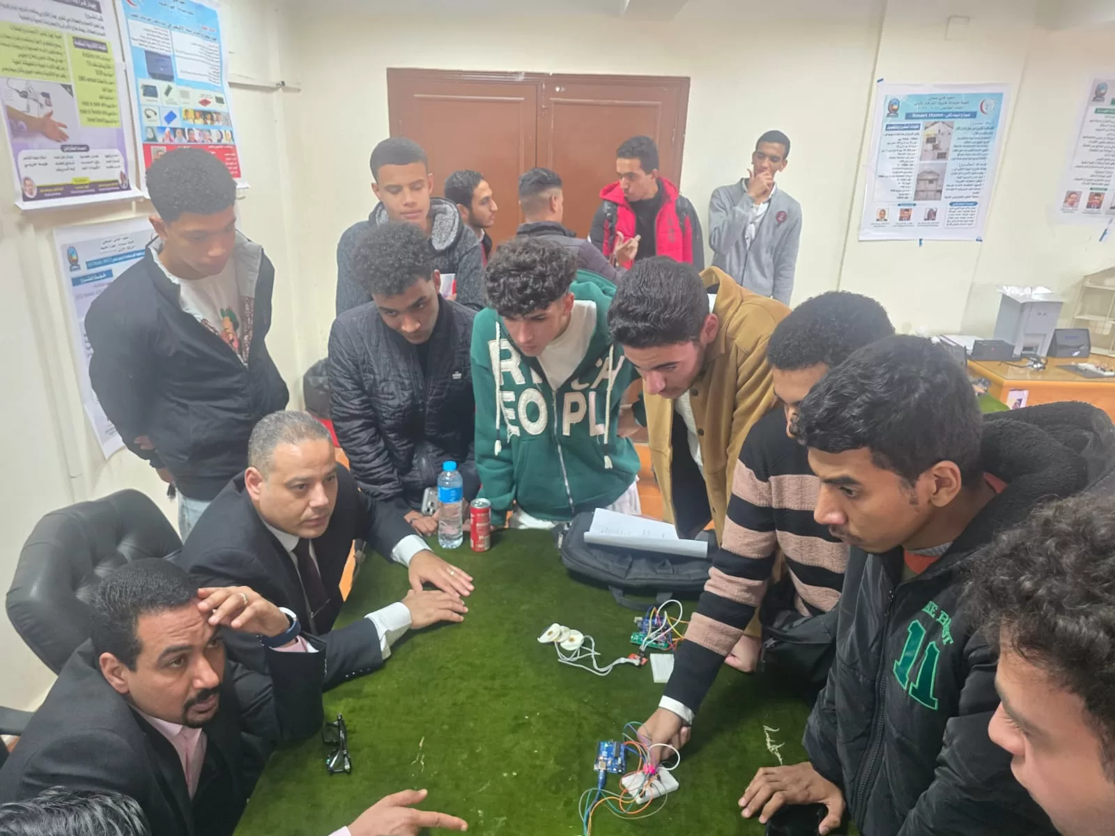 جامعة قنا تناقش المشروعات العملية لطلاب شعبة صيانة الأجهزة الطبية بالمعهد الفني الصحي 55 - جريدة المساء