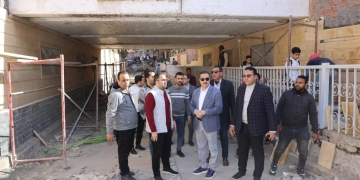 محافظ المنوفية يتفقد رصف طريق «طنبدي - شبين » باستثمارات 15 مليون جنيه و يأمر بتوزيع مساعدات عينية على العمال 1 - جريدة المساء