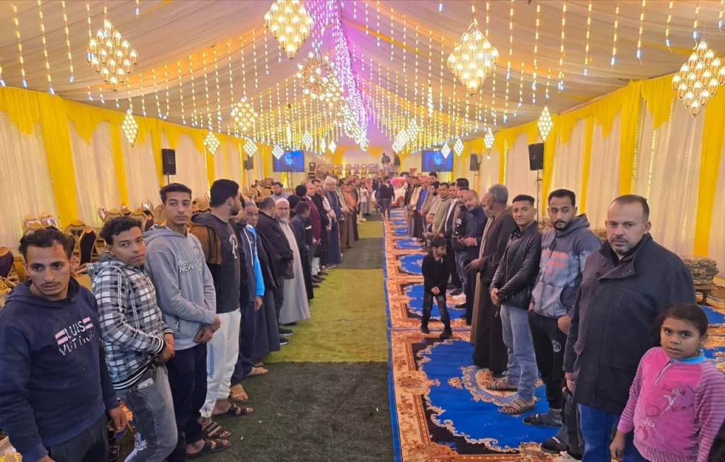 سيارة و 10 آلاف جنيه وفى ممر شرفى..أهالى "طبلوها"يكرمون عبد الرحمن "الأول"بمسابقة القرآن العالمية 36 - جريدة المساء