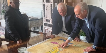 الزراعه: رئيس "بحوث الصحراء" يلتقي بمحافظ الوادي الجديد لمناقشة تعزيز التنمية الزراعية وحماية المشروعات القومية 1 - جريدة المساء