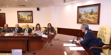 وزير الاتصالات يعقد مائدة مستديرة مع لجنة التحول الرقمى بغرفة التجارة الأمريكية بالقاهرة 1 - جريدة المساء