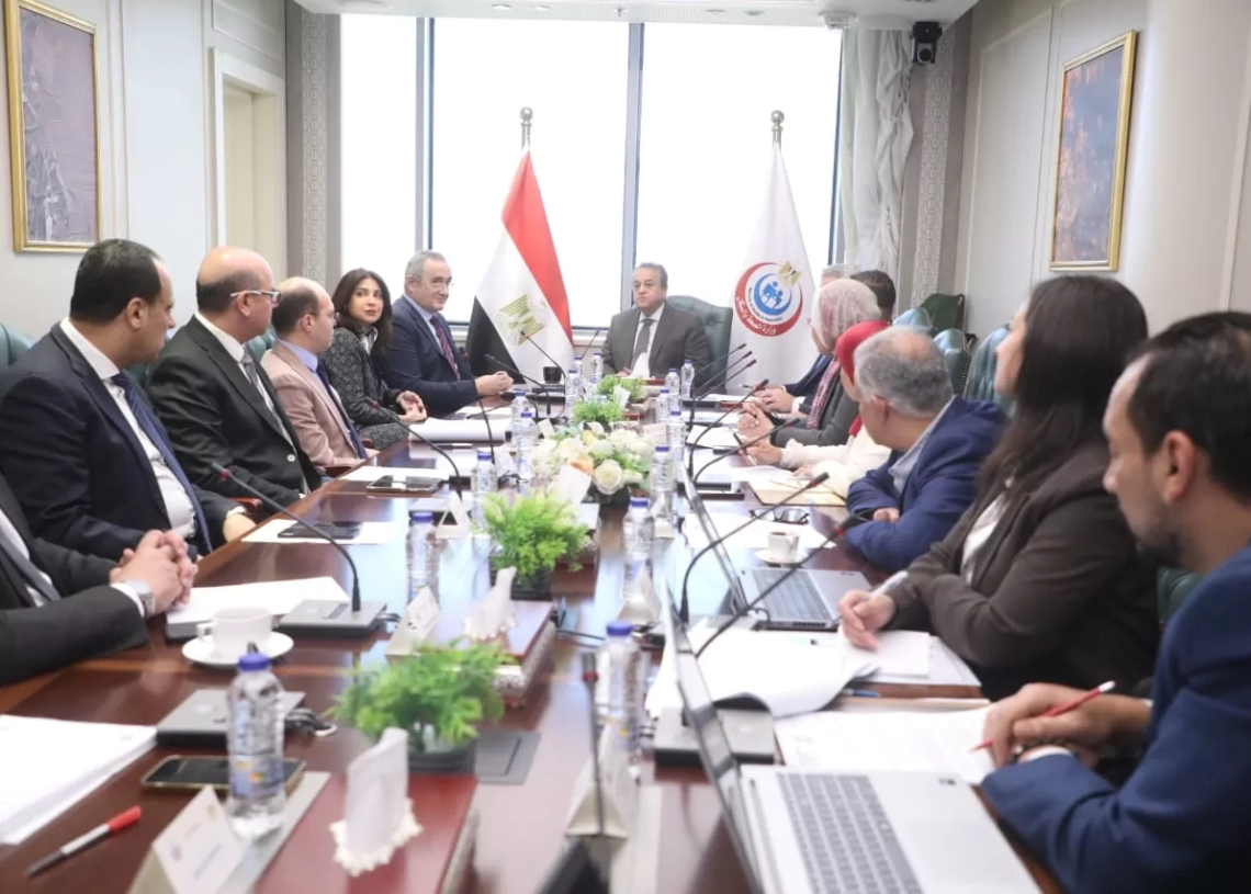 وزير الصحة فى اجتماع هيئة المستشفيات التعليمية : نقل تبعية مستشفى القاهرة للأمراض الجلدية والتناسلية «الحوض المرصود» إلى الهيئة 19 - جريدة المساء