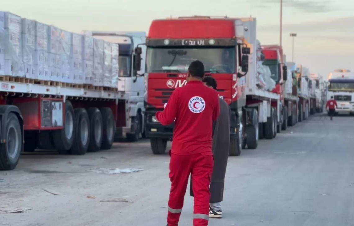 الهلال الأحمر يمد غزة بـ 5900 طن مساعدات إنسانية وشتوية 20 - جريدة المساء الهلال الأحمر يمد غزة بـ 5900 طن مساعدات إنسانية وشتوية 19 - جريدة المساء