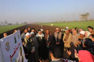 «ذهب مصر الأصفر» ينمو على أحدث الطرق.. محافظ المنيا يتابع زراعة القمح ببردنوها 25 - جريدة المساء