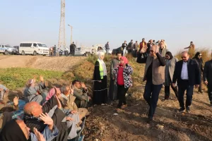 «ذهب مصر الأصفر» ينمو على أحدث الطرق.. محافظ المنيا يتابع زراعة القمح ببردنوها 23 - جريدة المساء