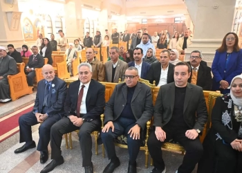 محافظ جنوب سيناء يشهد قداس عيد الميلاد المجيد بكاتدرائية سيدة السلام بشرم الشيخ وينقل تهنئة الرئيس عبد الفتاح السيسي 25 - جريدة المساء