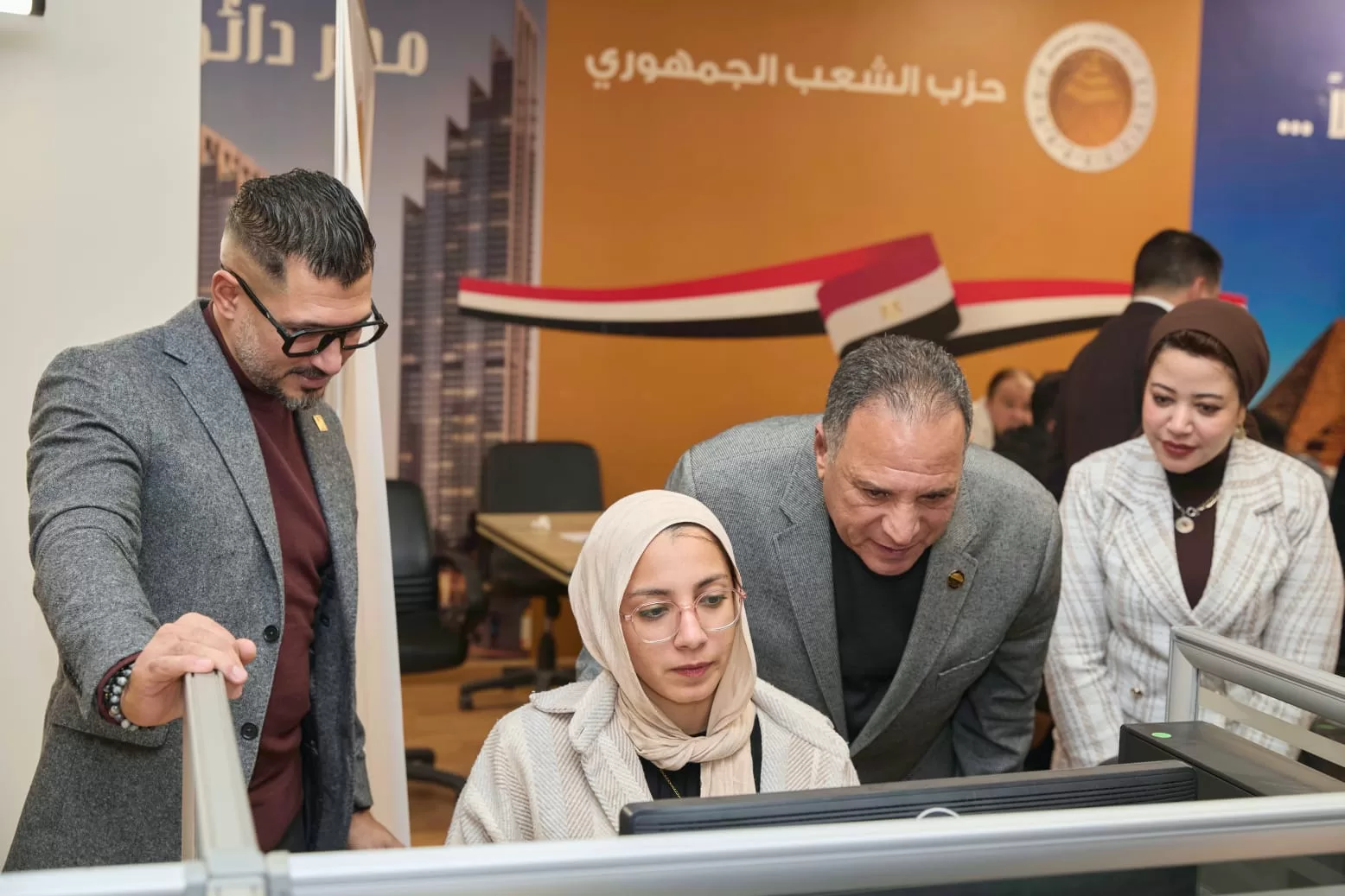 غرفة العمليات المركزية لحزب الشعب الجمهوري تتابع جولة الإعادة للتصويت في الدوائر الـ19 الملغاة 23 - جريدة المساء