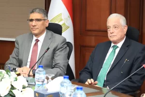 محافظ الجيزة يبحث مع مستشار رئيس الجمهورية للتنمية المحلية تطوير محيط المواقع الأثرية 28 - جريدة المساء