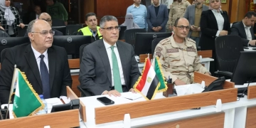 محافظ الجيزة يتابع غلق لجان انتخابات النواب في اليوم الأول لجولة الإعادة.. من مركز السيطرة 1 - جريدة المساء