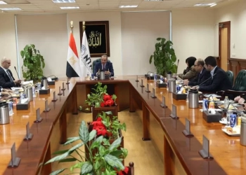 الدكتور/ عمرو طلعت وزير الاتصالات وتكنولوجيا المعلومات يجتمع بأعضاء لجنة صناعة الاتصالات بالجهاز القومى لتنظيم الاتصالات 29 - جريدة المساء