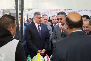 وزير التموين ومحافظ الجيزة يفتتحان سوق اليوم الواحد بشارع فيصل 43 - جريدة المساء