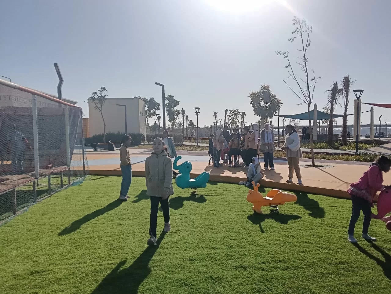 كورنيش النيل بقنا يستقبل أكثر من 60 رحلة مدرسية 33 - جريدة المساء