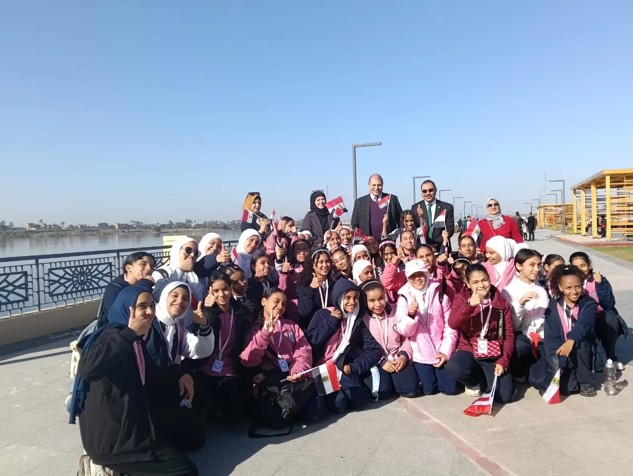 كورنيش النيل بقنا يستقبل أكثر من 60 رحلة مدرسية 23 - جريدة المساء