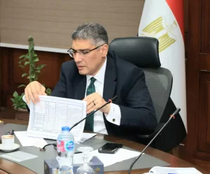 محافظ الجيزة يبحث شكاوى مواطني جنوب والهرم وإمبابة والطالبية 23 - جريدة المساء