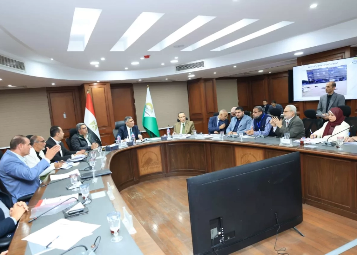 محافظ الجيزة يبحث شكاوى مواطني جنوب والهرم وإمبابة والطالبية 19 - جريدة المساء