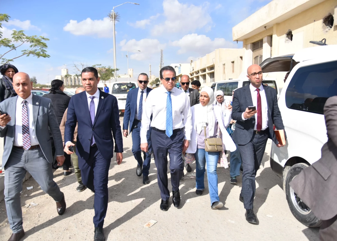 فى جولة مفاجئة وزير الصحة تفقد مستشفى 6 أكتوبر المركزي للبدء في تنفيذ مشروع المستشفى الجديد 17 - جريدة المساء