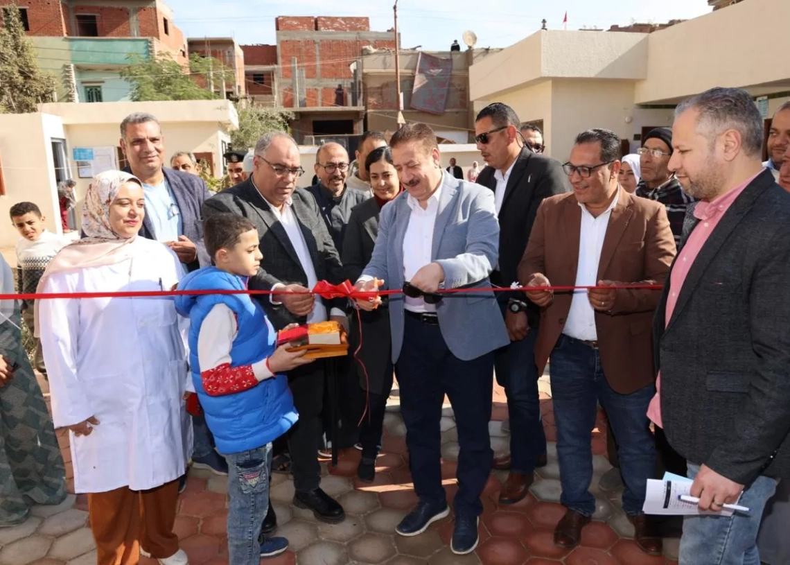 "أبو ليمون" يتفقد موقع إنشاء ممشى حضاري جديد بـ "بابل تلا" علي مساحة 6 آلاف م2 باستثمارات 10 ملايين جنيه..و يفتتح وحدة العلاج الطبيعي بـ "كفر العرب" 18 - جريدة المساء