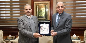 تكريم مستحق .. محافظ المنيا يحتفي ب المناهري لفوزه بجائزة التفوق الصحفي 2 - جريدة المساء تكريم مستحق .. محافظ المنيا يحتفي ب المناهري لفوزه بجائزة التفوق الصحفي 1 - جريدة المساء