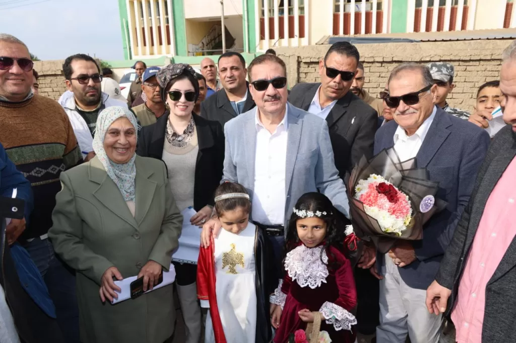 محافظ المنوفية يتفقد موقع إنشاء جناح ثانوي تجريبي بمدرسة زاوية بمم و يفتتح وحدة علاج طبيعي 20 - جريدة المساء