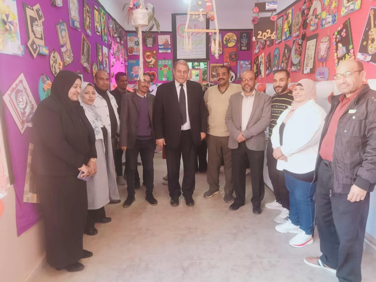 وكيل تعليم قنا يفتتح معرض نتائج التربية الفنية للعام الدراسي 2025–2026 29 - جريدة المساء