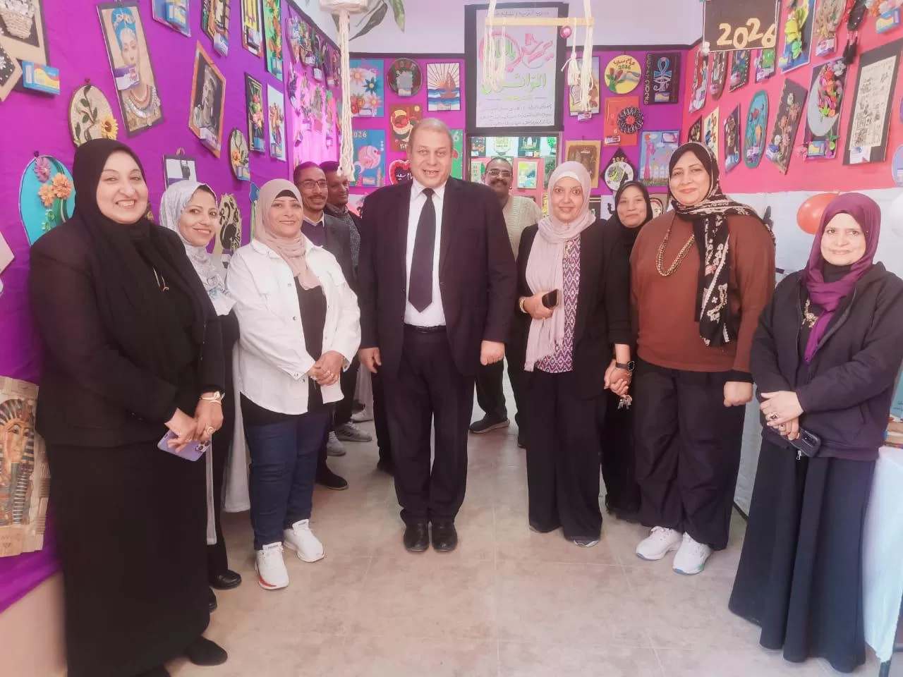 وكيل تعليم قنا يفتتح معرض نتائج التربية الفنية للعام الدراسي 2025–2026 27 - جريدة المساء