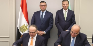 وزيرا الزراعة والإسكان يشهدان توقيع عقد اتفاق بين بحوث الصحراء و "المقاولون العرب" لإعادة تأهيل محطة الشيخ زويد 1 - جريدة المساء