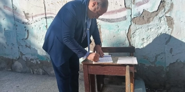 وكيل تعليم قنا يجري جولة مفاجئة لمتابعة انتظام الدراسة وامتحانات العملي بالثانوي العام 1 - جريدة المساء