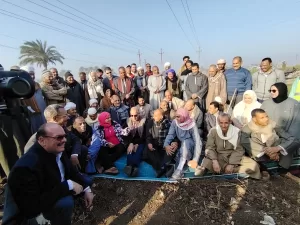 في قلب الحقول.. محافظ المنيا يدعم المزارعين ببردنوها ويطلق موسم زراعة القمح والكمون 25 - جريدة المساء
