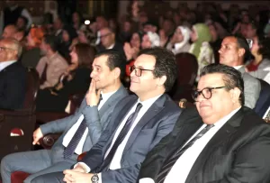 وزير الثقافة يُكرّم المخرج القدير خالد جلال في احتفالية كبرى بالمسرح القومي تقديرًا لإسهاماته في إثراء الحركة المسرحية المصرية 25 - جريدة المساء