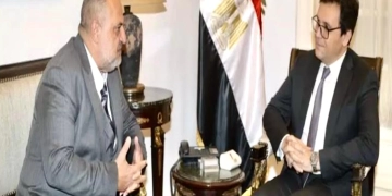 وزير الثقافة يلتقي الفنان خالد الصاوي لبحث إنشاء المركز الدولي للتدريب على فنون المسرح 1 - جريدة المساء