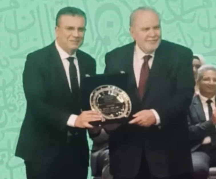 الجامعة الأمريكية تُتوج عمرو الليثي أفضل إعلامي لعام 2025 19 - جريدة المساء