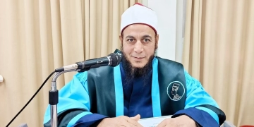 دكتوراه بمرتبة الشرف الأولى للباحث خالد عمر 2 - جريدة المساء دكتوراه بمرتبة الشرف الأولى للباحث خالد عمر 1 - جريدة المساء