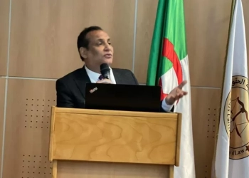 بعد حصوله على وسام التميز من جامعة الجزائر جامعة بيان بأربيل تستضيف صلاح هاشم يناير المقبل 20 - جريدة المساء