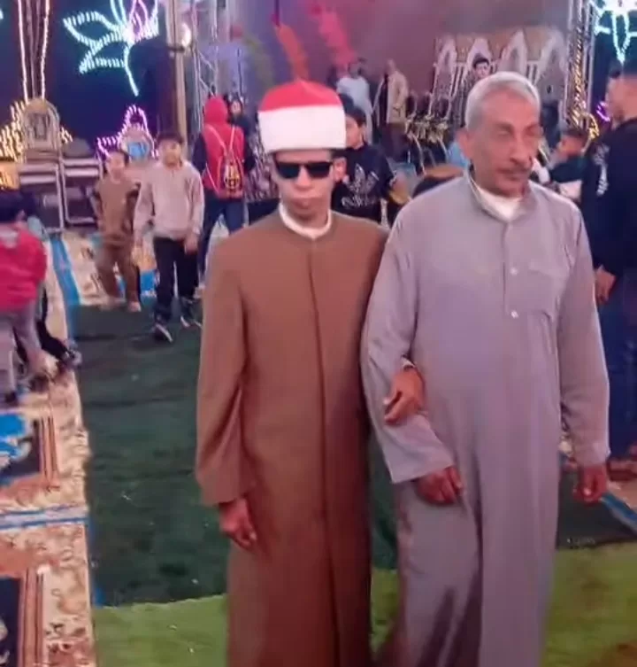 سيارة و 10 آلاف جنيه وفى ممر شرفى..أهالى "طبلوها"يكرمون عبد الرحمن "الأول"بمسابقة القرآن العالمية 40 - جريدة المساء