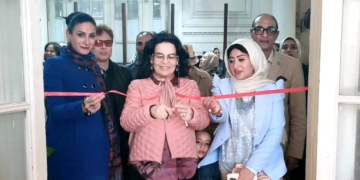 افتتاح معرض "البلورة" للفنانة مروة زكى بجامعة الإسكندرية 21 - جريدة المساء