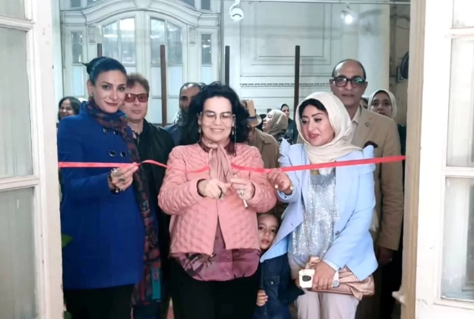 افتتاح معرض "البلورة" للفنانة مروة زكى بجامعة الإسكندرية 39 - جريدة المساء