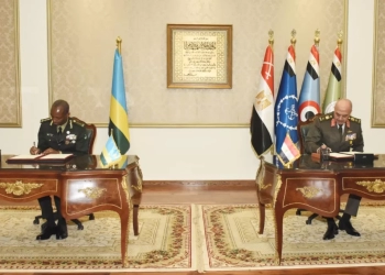 لقاءات ثنائية لوزير الدفاع ورئيس الأركان مع قادة الوفود العسكرية .. على هامش معرض إيديكس 2025 31 - جريدة المساء