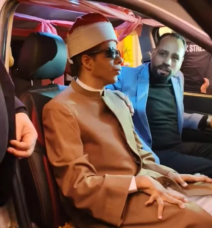 سيارة و 10 آلاف جنيه وفى ممر شرفى..أهالى "طبلوها"يكرمون عبد الرحمن "الأول"بمسابقة القرآن العالمية 27 - جريدة المساء سيارة و 10 آلاف جنيه وفى ممر شرفى..أهالى "طبلوها"يكرمون عبد الرحمن "الأول"بمسابقة القرآن العالمية 26 - جريدة المساء